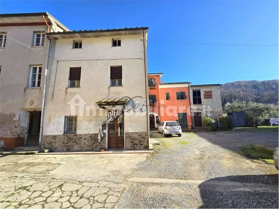 Casa indipendente in vendita a Lucca