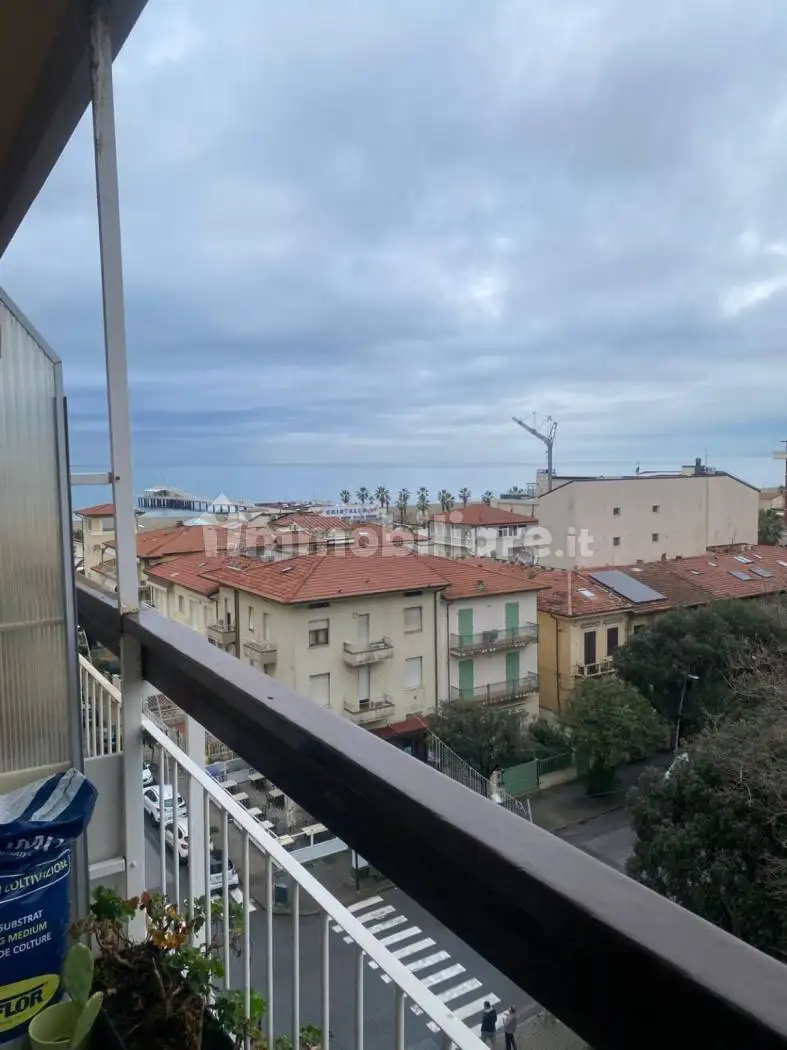 Quadrilocale piazza Sacro Cuore,, Lido di Camaiore, Camaiore - foto 2