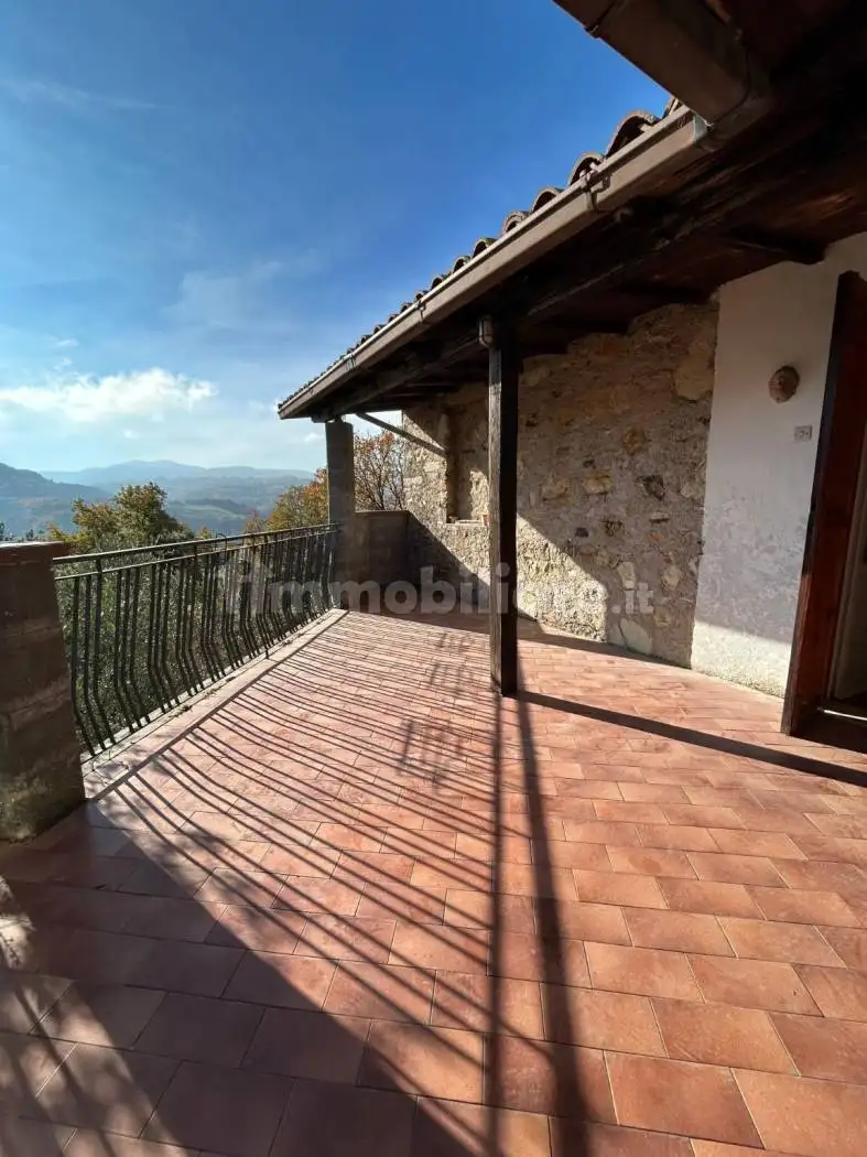 Casa indipendente in vendita a Spoleto