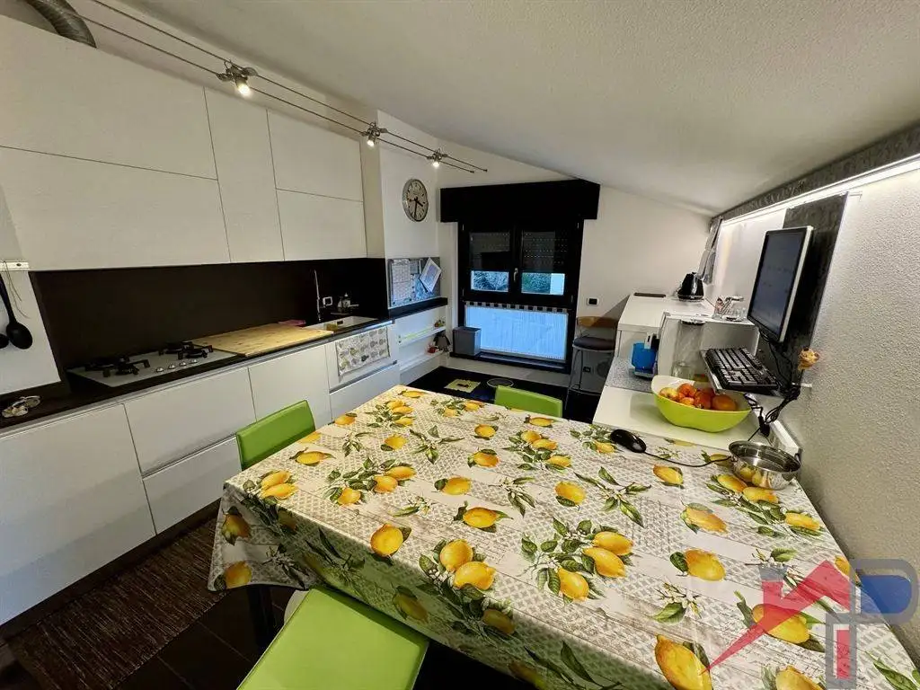 Appartamento in vendita a Caprino Bergamasco