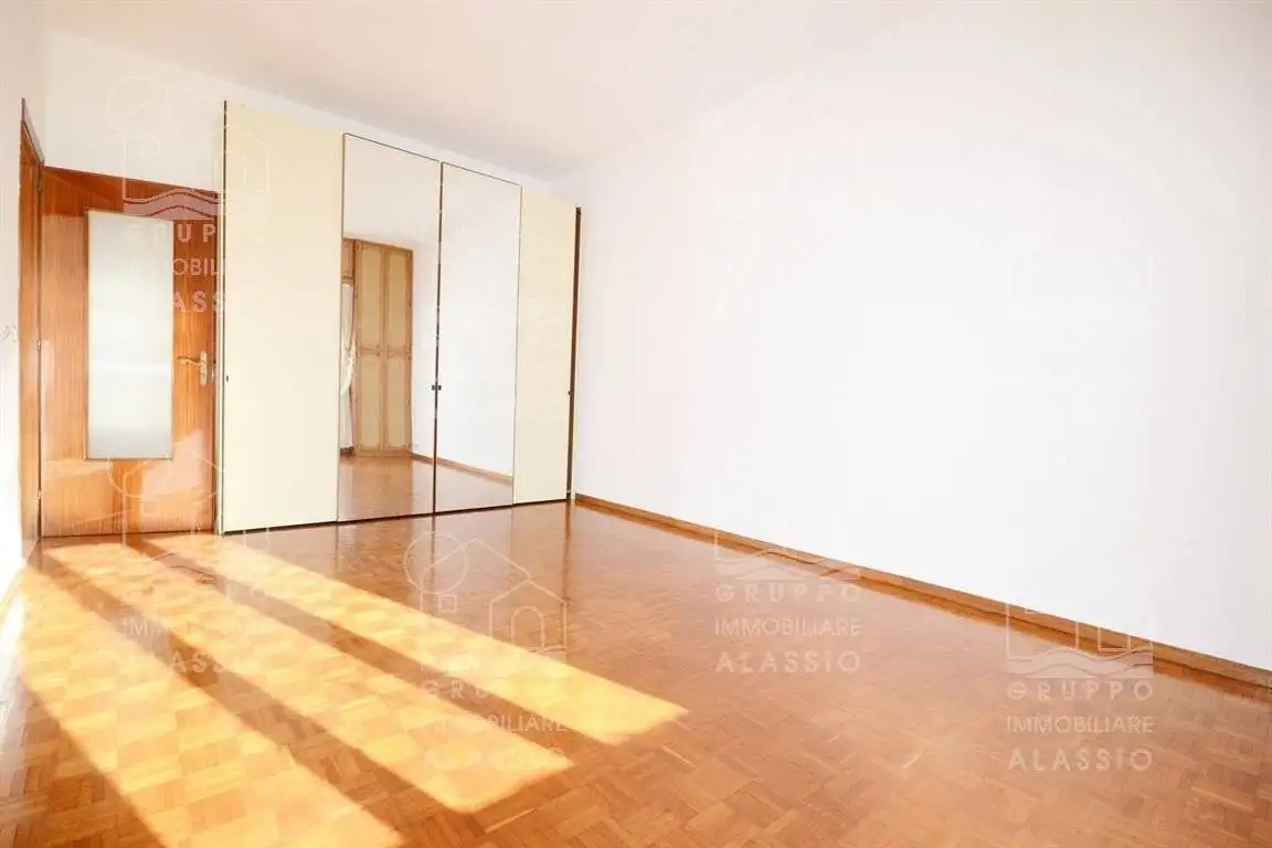 Appartamento in vendita a Albenga