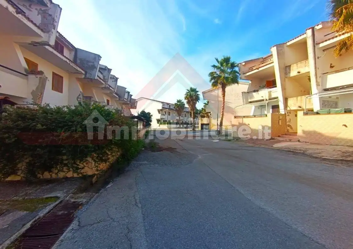 Trilocale via Covello 127, Baia del Carpino, Petrosa, Piano Grande, Scalea - foto 3