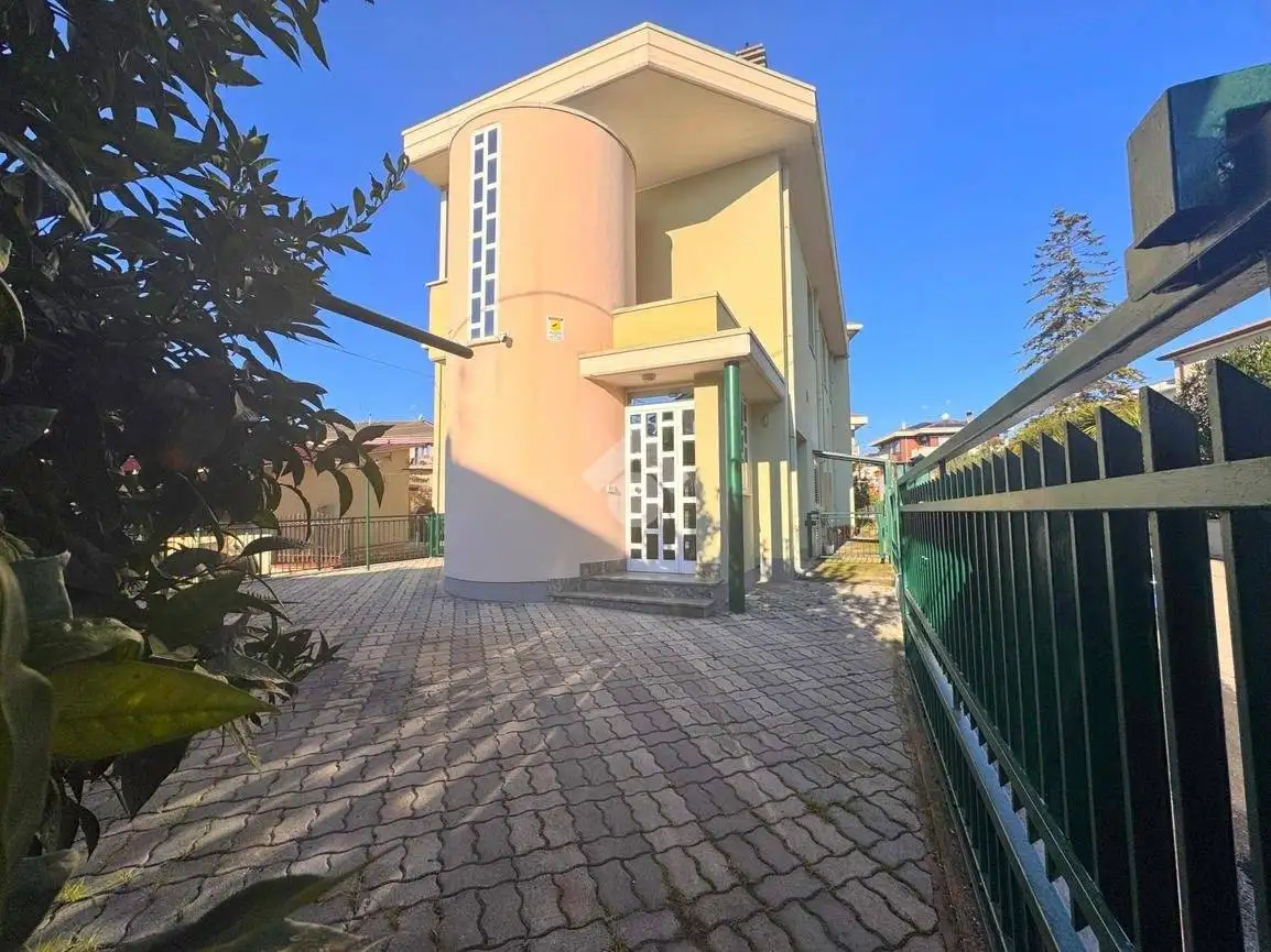 Casa indipendente in vendita a Giulianova