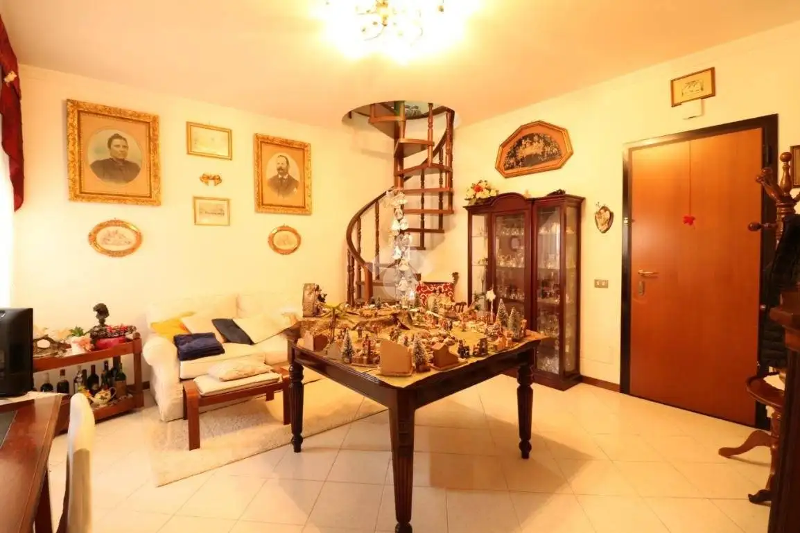 Quadrilocale via Roma 29, Centro, Genzano di Roma - foto 3