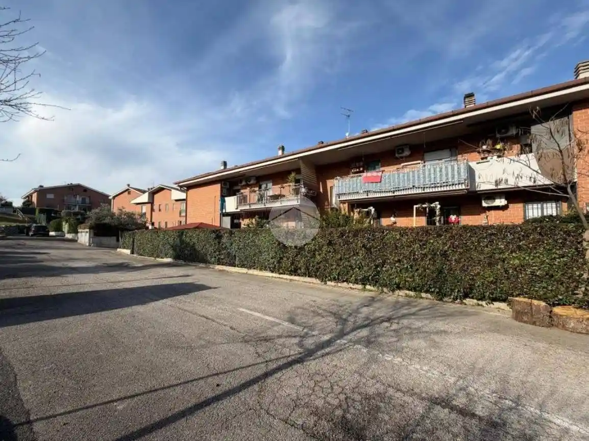 Trilocale viale venticinque aprile 35, Fara in Sabina - foto 2