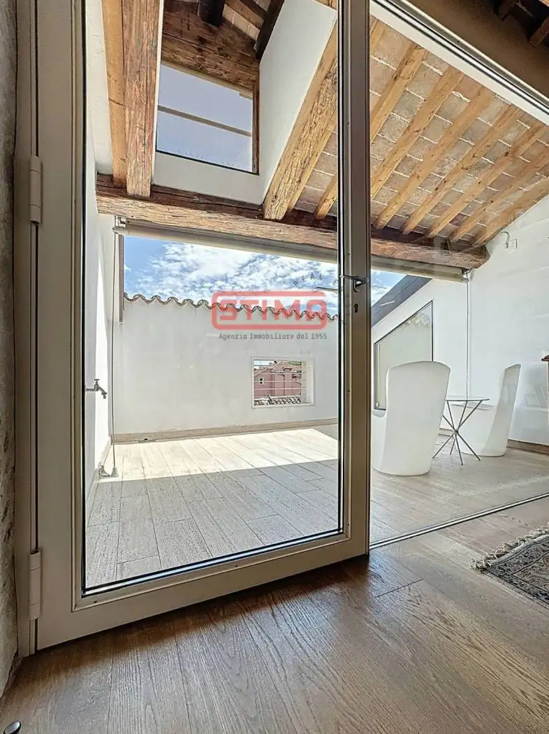 Appartamento ottimo stato, su più livelli, Piazza del Grano - Burchiellati, Treviso - foto 2