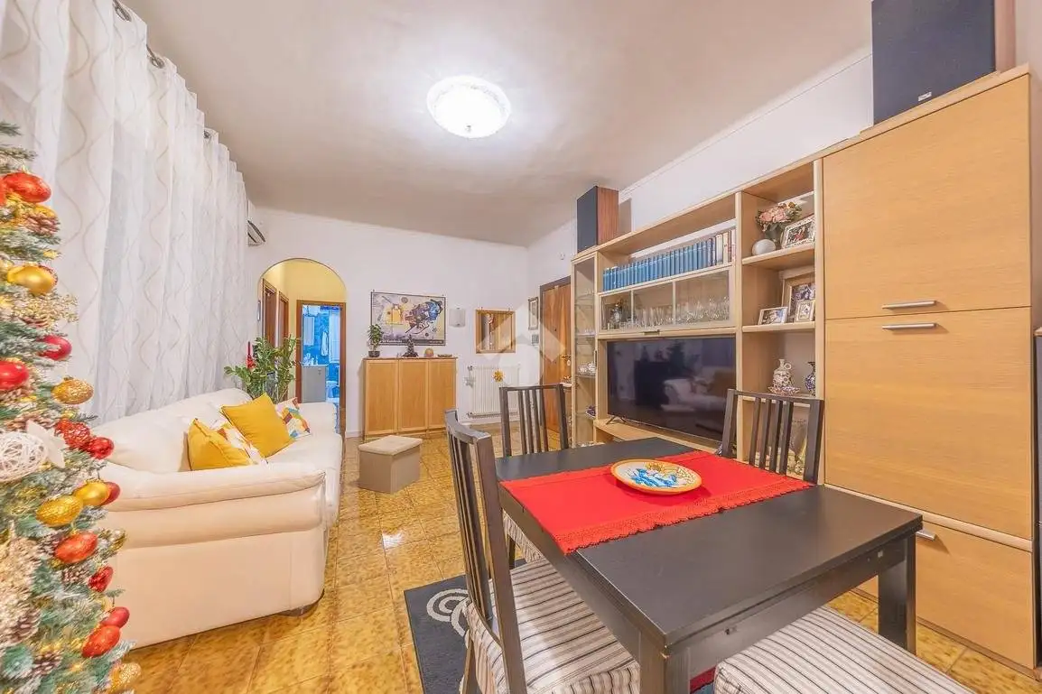 Quadrilocale piazza Palmiro Togliatti 1, Santa Maria delle Mole, Marino - foto 4