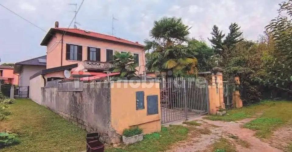 Appartamento in asta a Sesto Calende