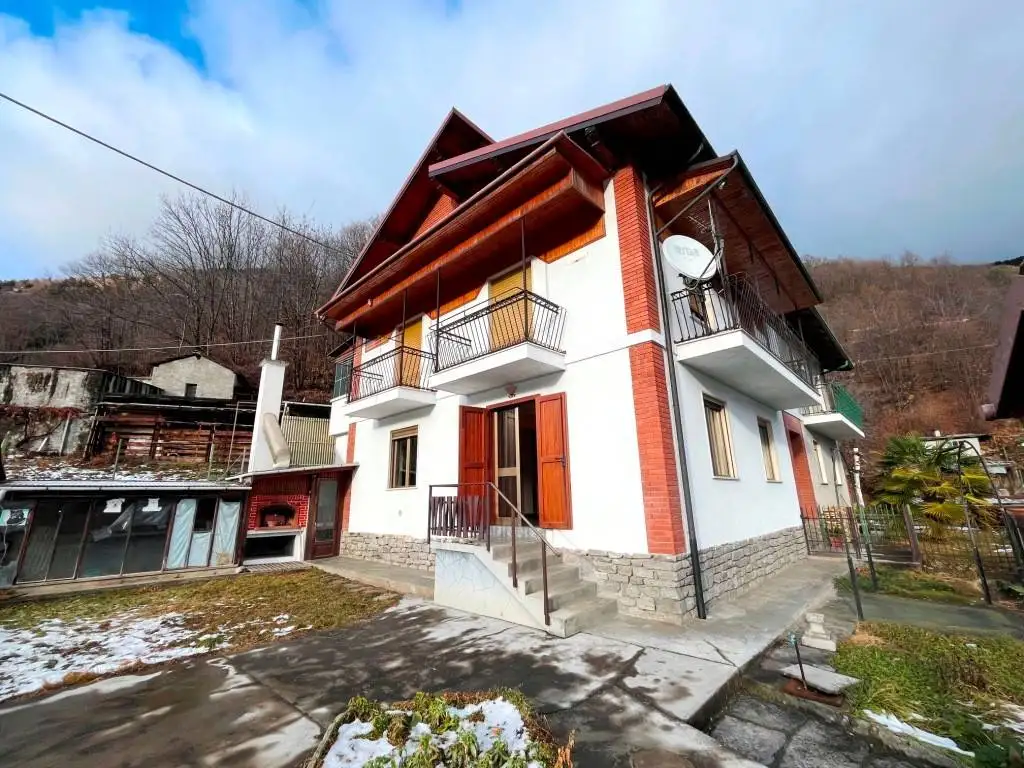 Casa indipendente in vendita a Perrero
