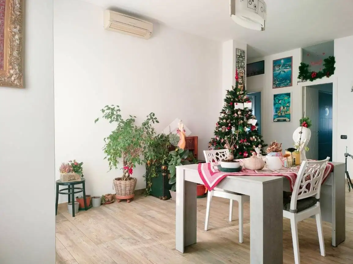 Quadrilocale via Silvio Pellico 1, Centro, Cesano Boscone - foto 4