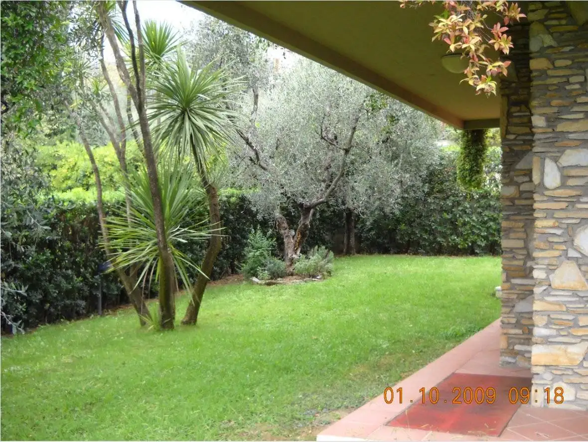 Villa in vendita a Montecatini-Terme