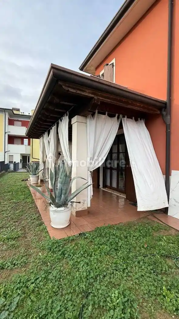 Villetta a schiera in vendita a Mantova