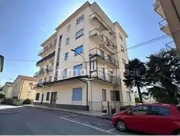 Appartamento in asta a Monticello Brianza