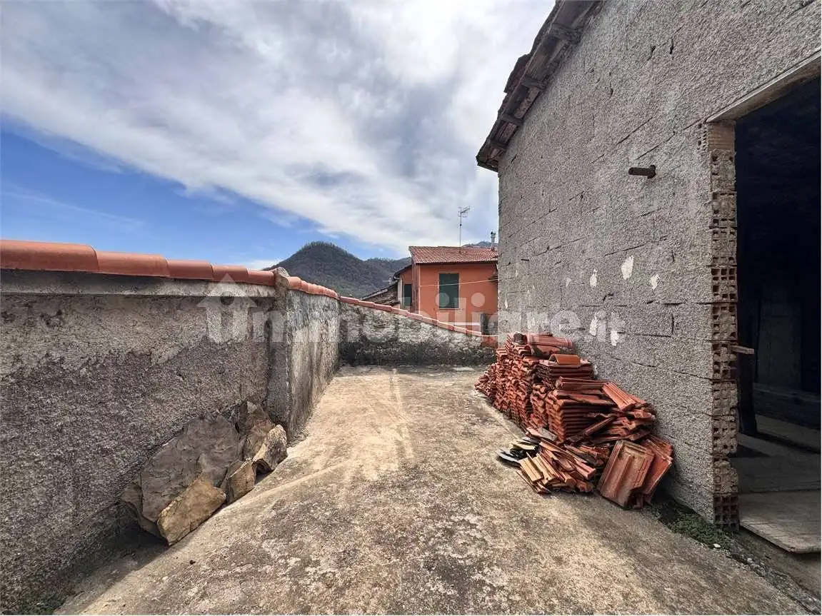 Casa indipendente in vendita a Casanova Lerrone