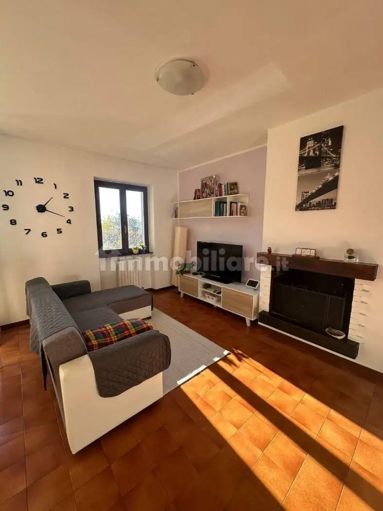 Appartamento in vendita a Carenno