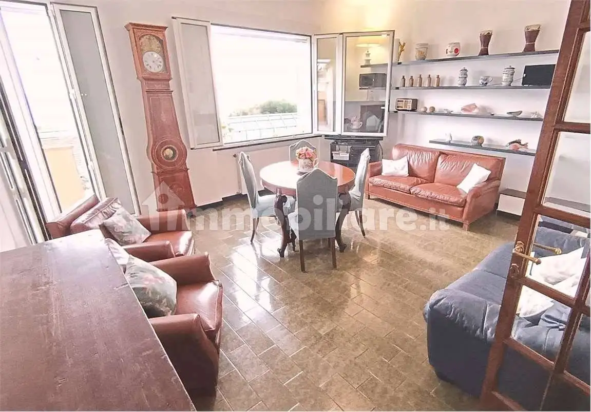 Appartamento in vendita a Varazze