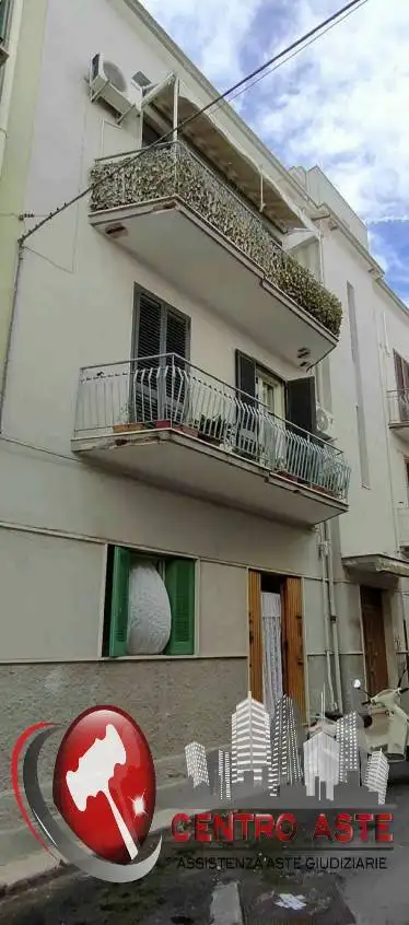 Appartamento in asta a Mola di Bari