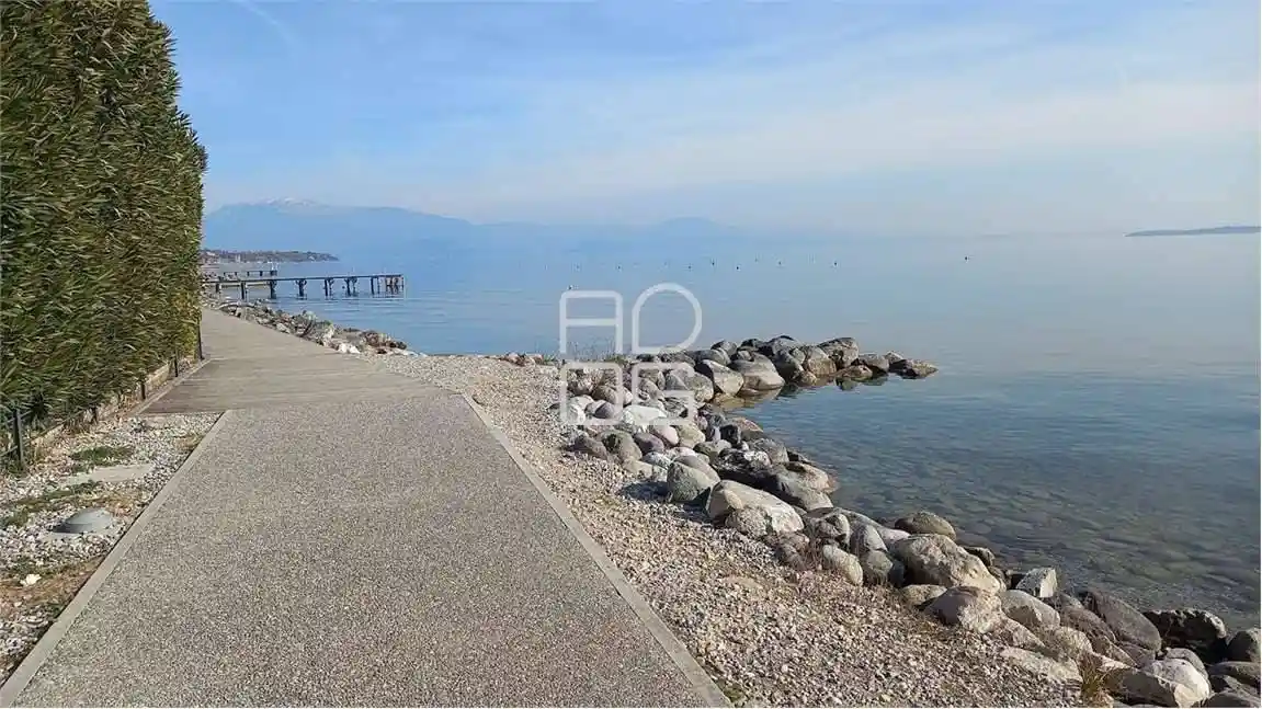 Villa unifamiliare via Guglielmo Marconi, Centro, Padenghe sul Garda - foto 2