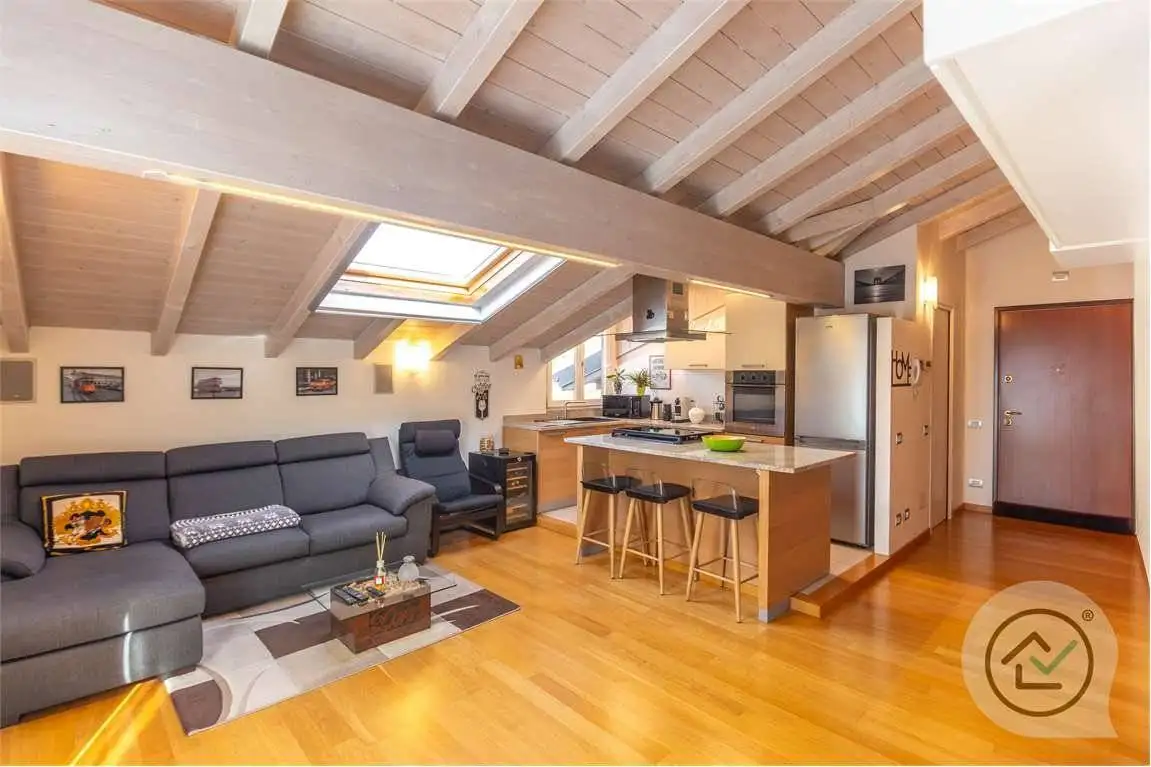 Mansarda via Liguria, 29, Masnago, Varese - foto 2