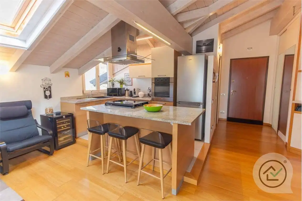 Mansarda via Liguria, 29, Masnago, Varese - foto 3