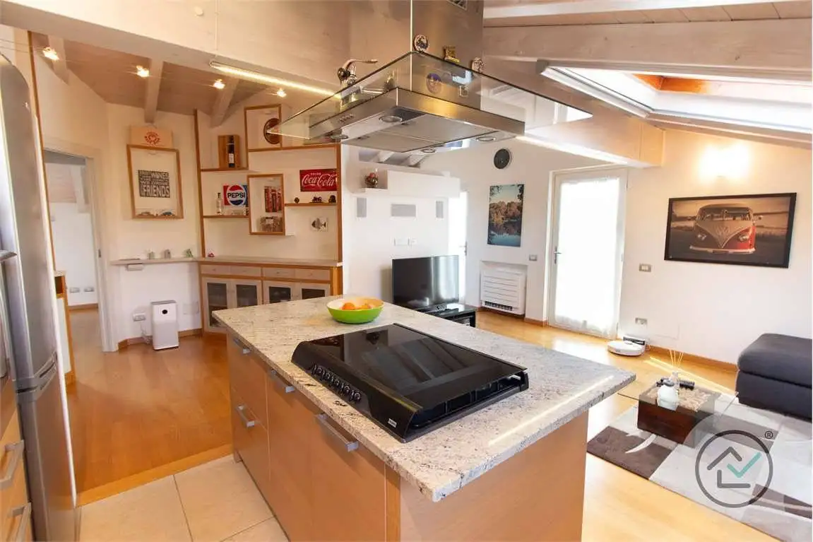 Mansarda via Liguria, 29, Masnago, Varese - foto 4