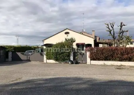 Casa indipendente in asta a Salgareda