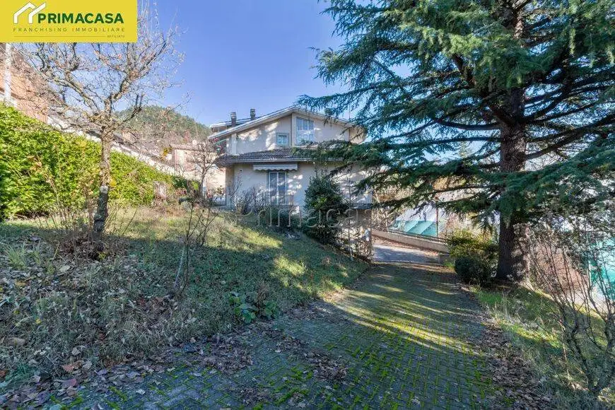 Villa plurifamiliare, buono stato, 357 m², Castelnuovo Ne' Monti, Castelnovo Ne' Monti - foto 2