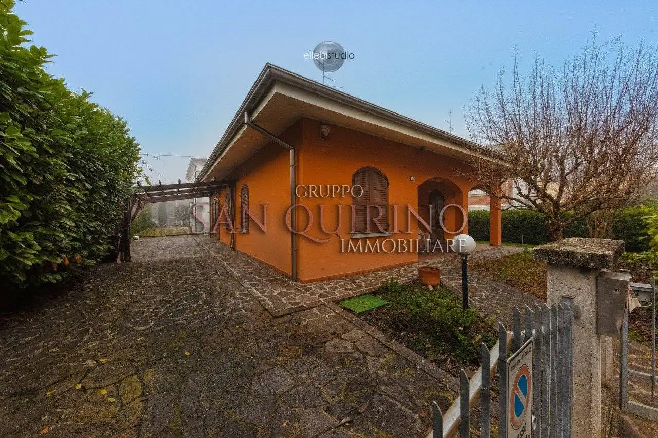 Villa in vendita a Rolo