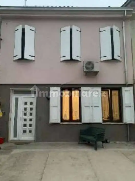 Casa indipendente in asta a Viadana
