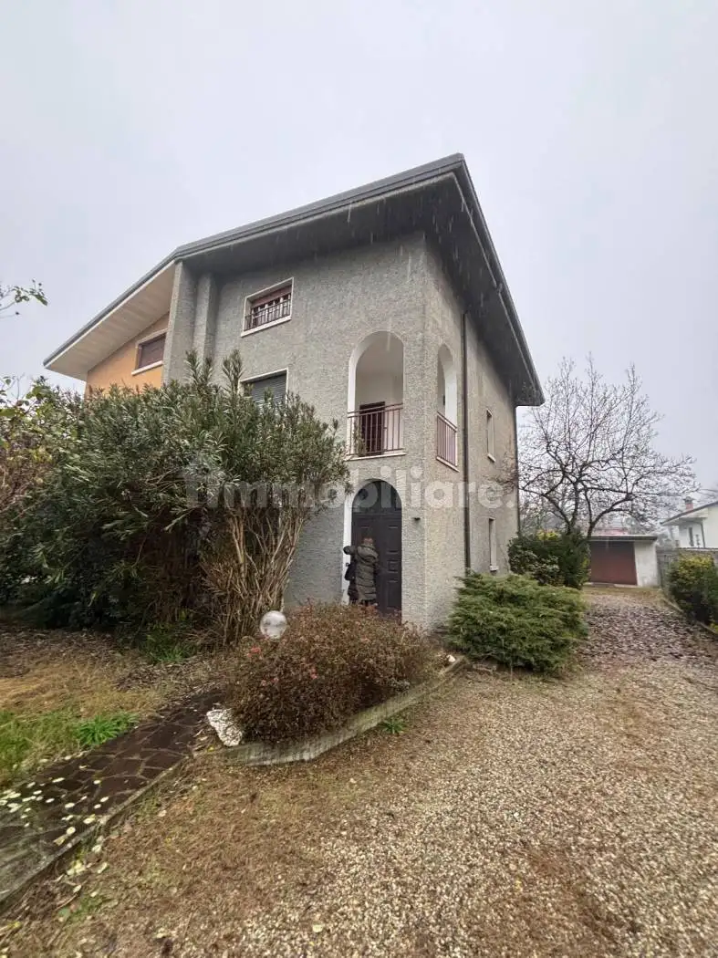 Villa in vendita a San Fiorano