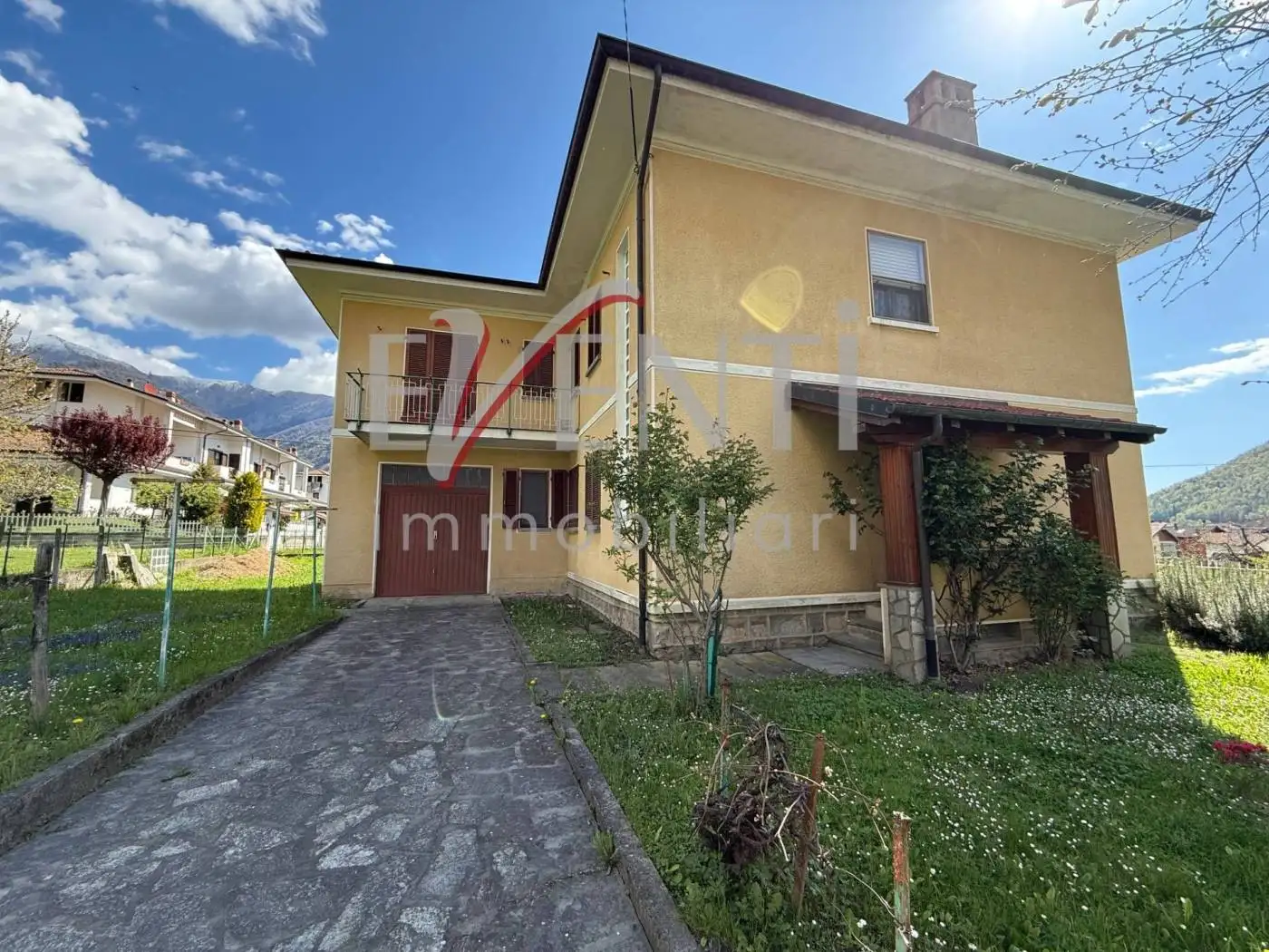 Villa in vendita a Pomaretto