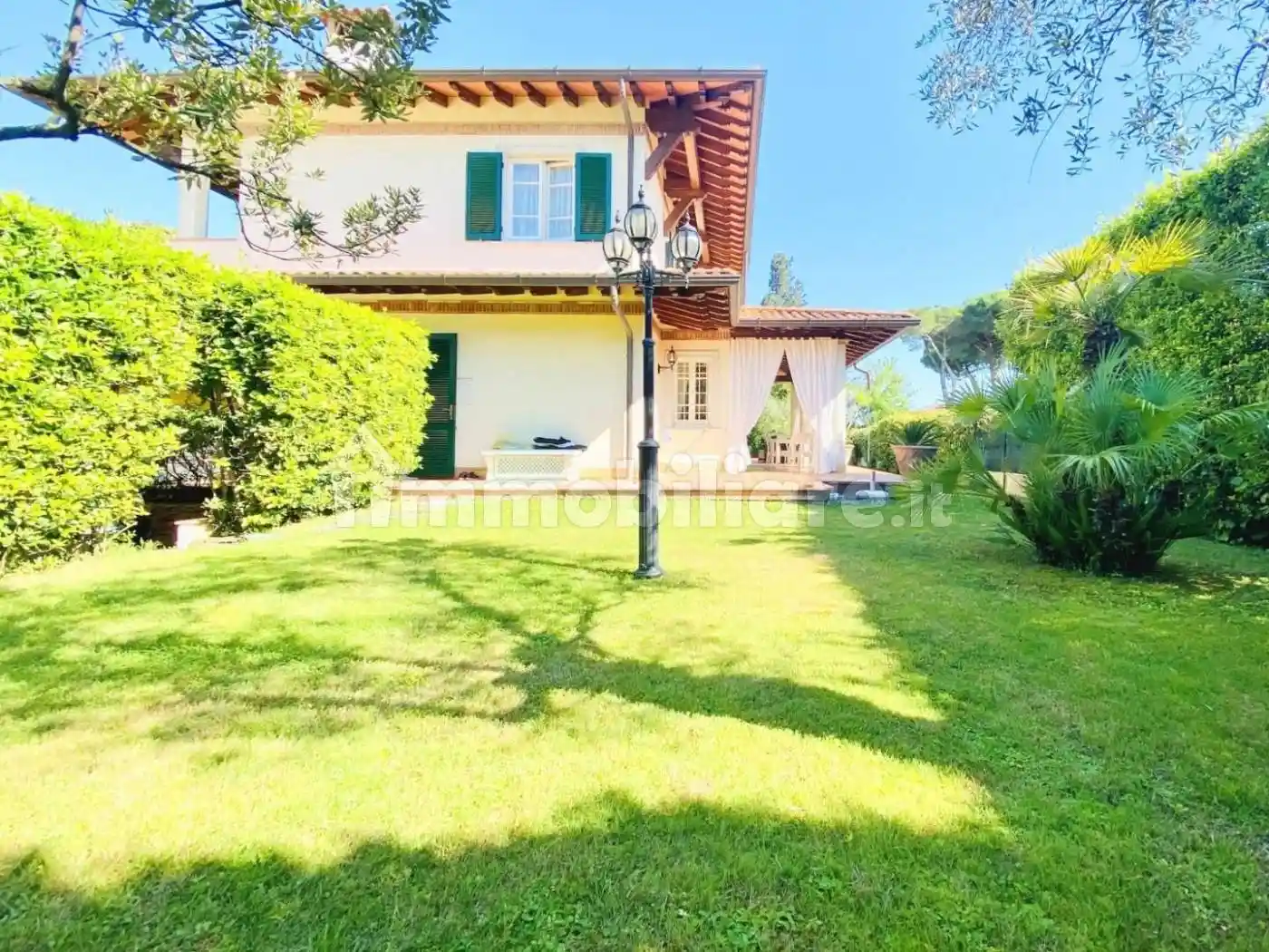 Casa indipendente in affitto a Forte dei Marmi
