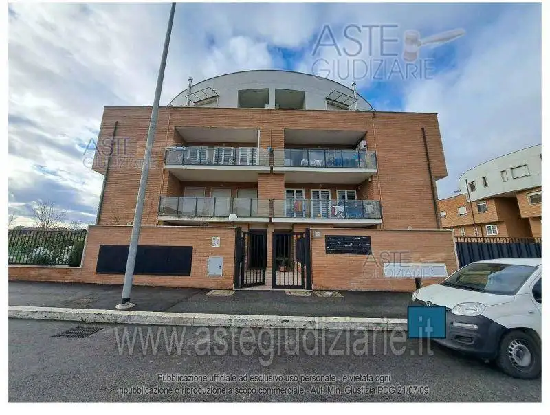 Trilocale via Cardinale Luigi Traglia 35, Ponte di Nona, Roma - foto 2