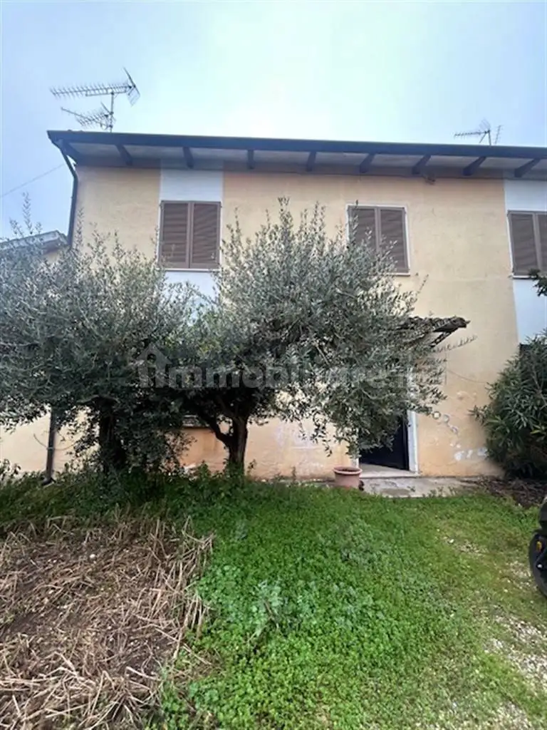 Casa indipendente in vendita a Volta Mantovana