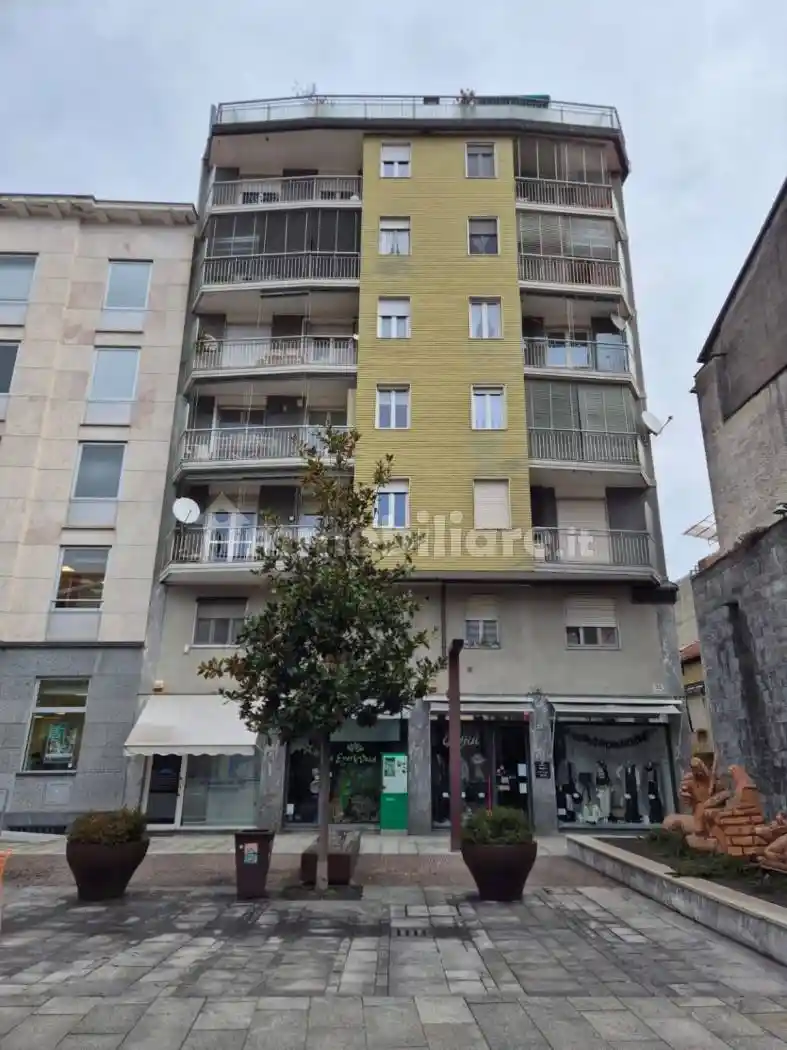 Trilocale via 20 Settembre 37, Centro, Borgosesia - foto 2