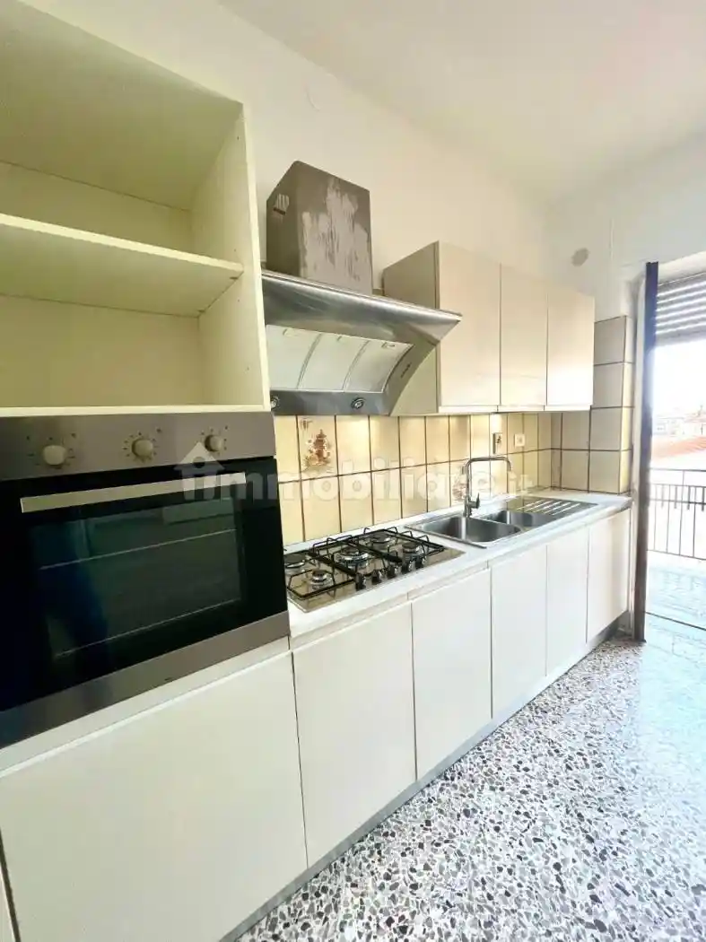 Bilocale via Giuseppe Mazzini 61, Centro, Battipaglia - foto 3