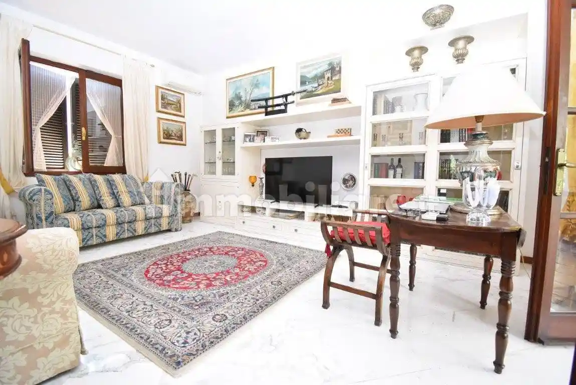 Villa unifamiliare via San Leonardo 485, Marina di Massa Centro, Massa - foto 5