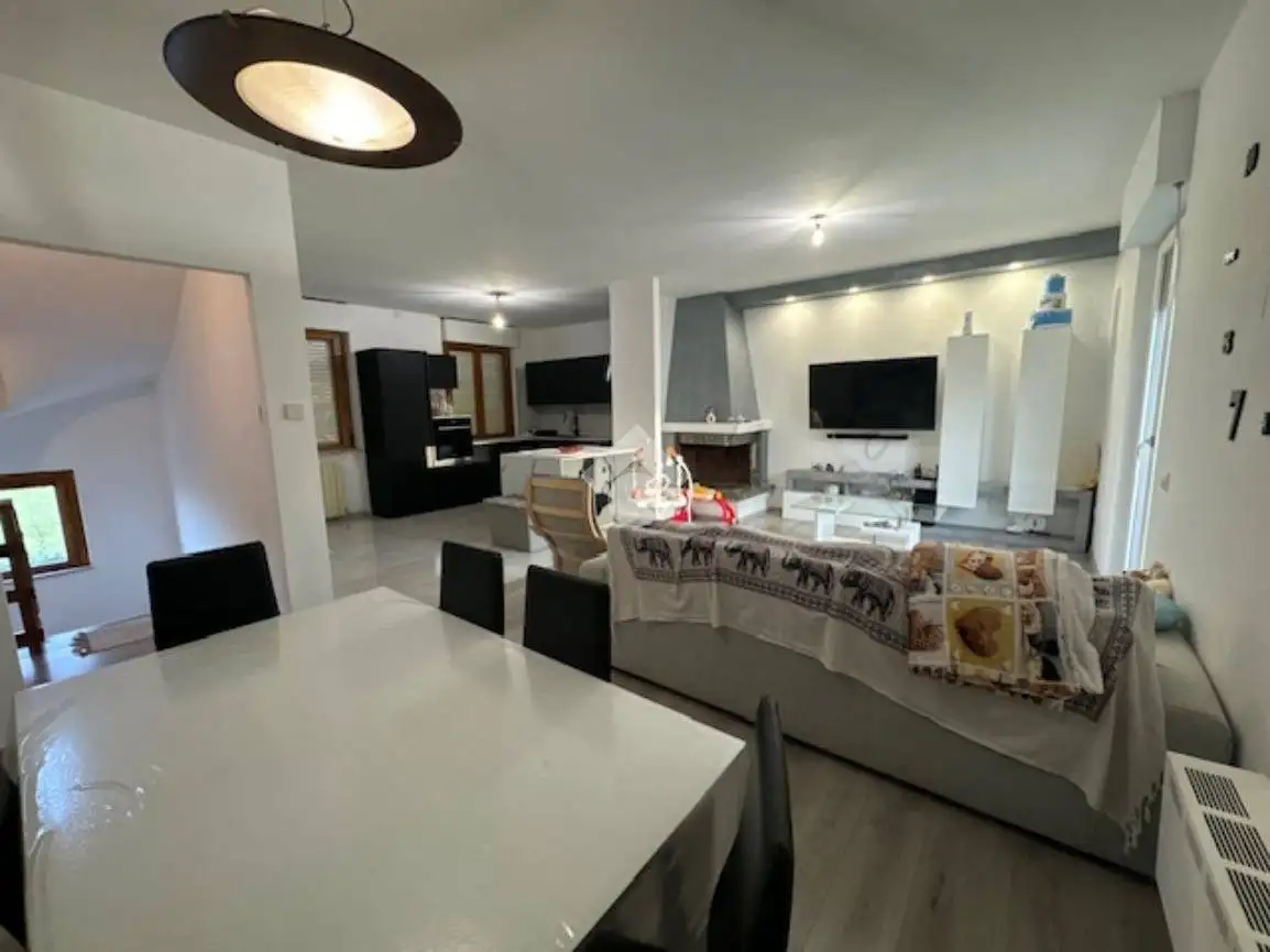 Villa a schiera via Carlo Alberto Dalla Chiesa, Centro, Cannara - foto 4