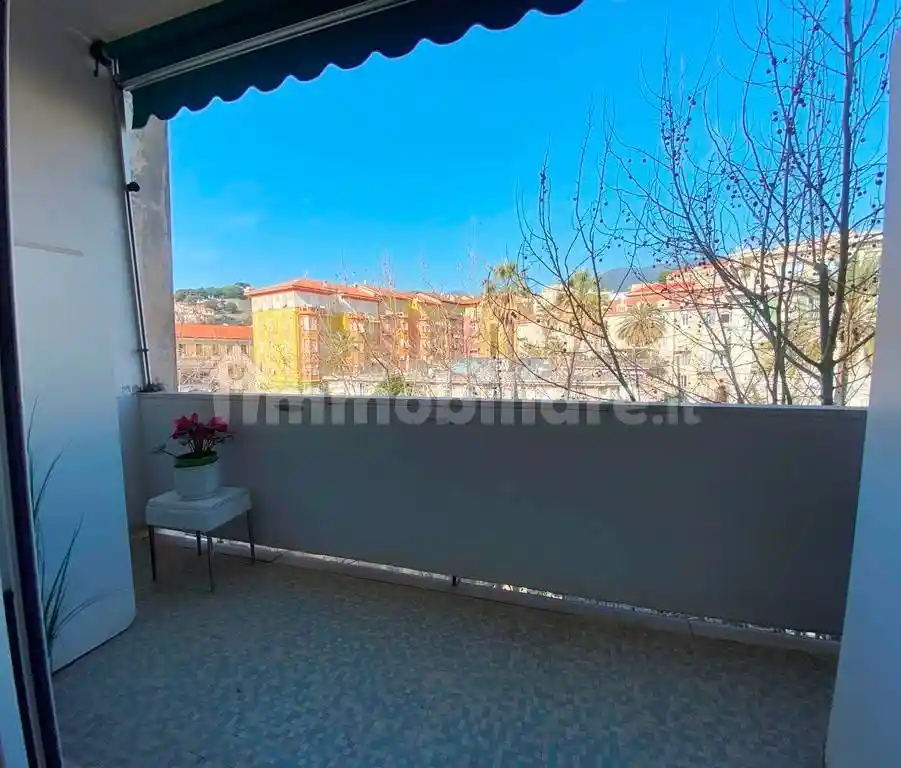 Quadrilocale ottimo stato, quarto piano, Porto Vecchio, Sanremo - foto 2