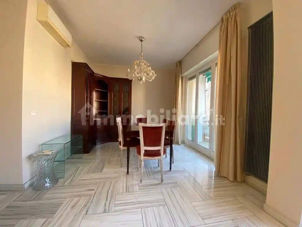 Quadrilocale ottimo stato, quarto piano, Porto Vecchio, Sanremo - foto 5