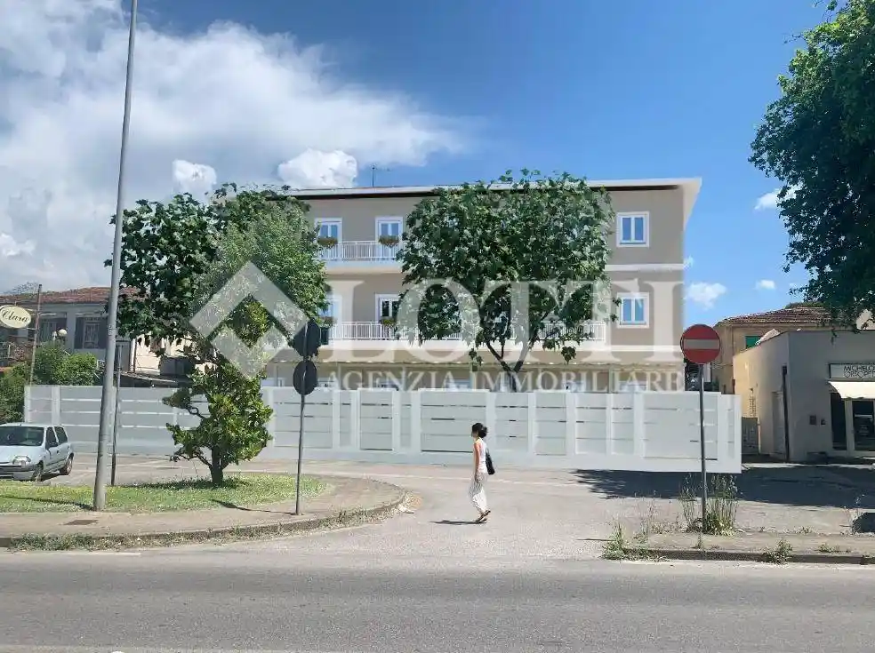 Bilocale via Aurelia 289, Lido di Camaiore, Camaiore - foto 3