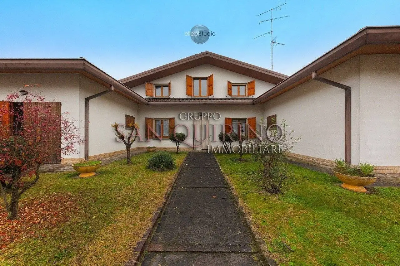 Villa in vendita a Novi di Modena