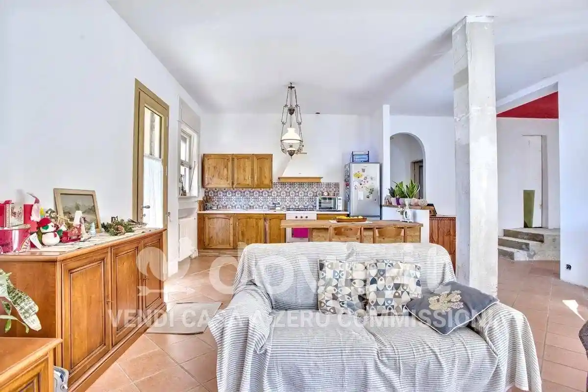 Villa unifamiliare via XXV Aprile 11, Centro, Carnago - foto 3