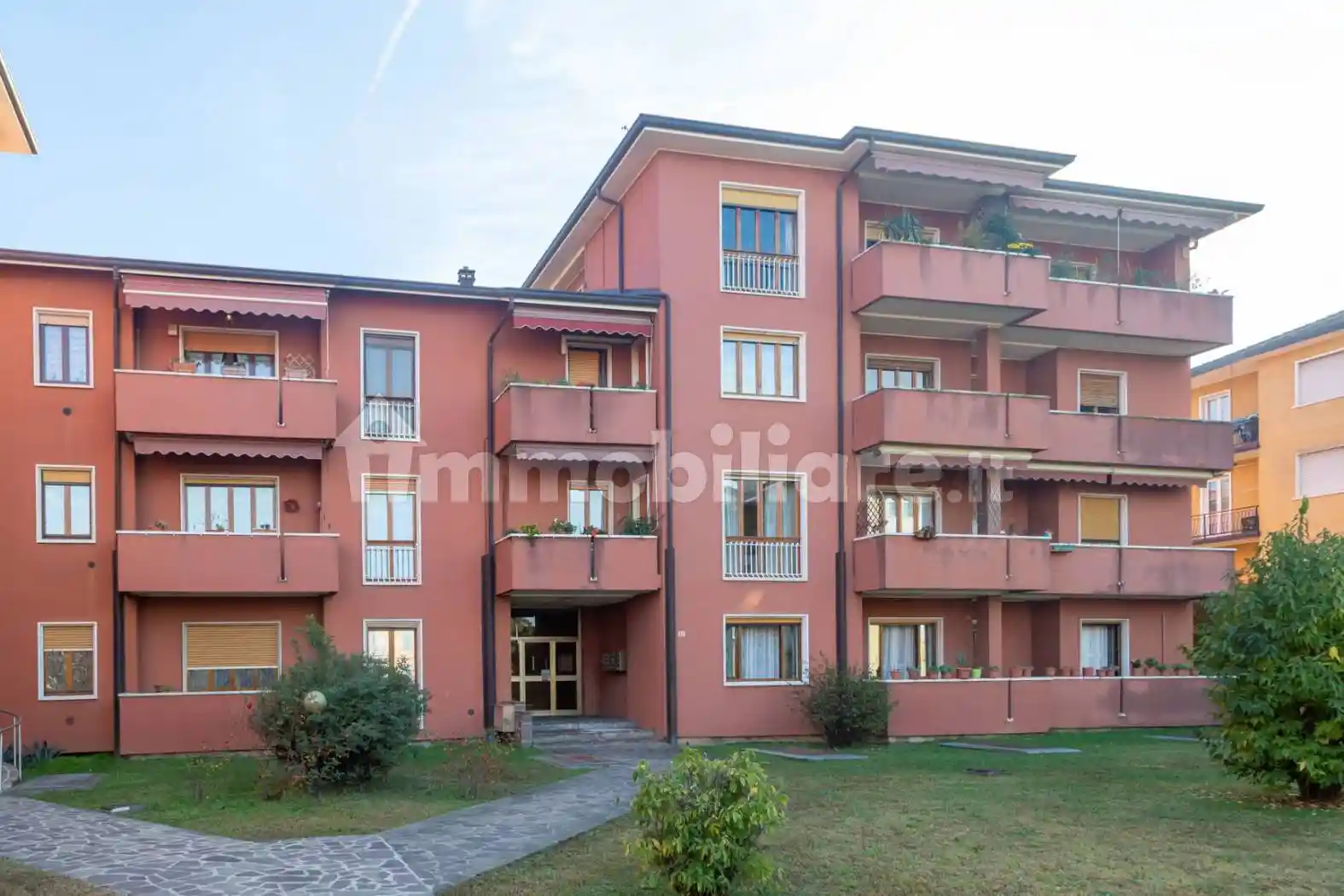 Trilocale via Don Cesare Cazzaniga 17, Centro, Merate - foto 3