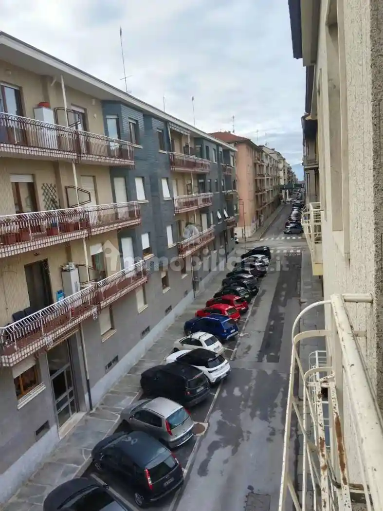 Trilocale via Antonio Stoppani 15, Centro, Cuneo - foto 2