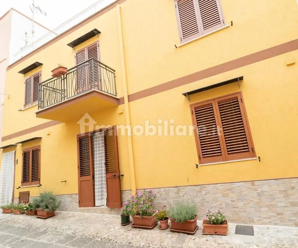 Appartamento in affitto a Ustica