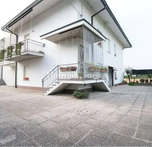 Villa in vendita a Carpi