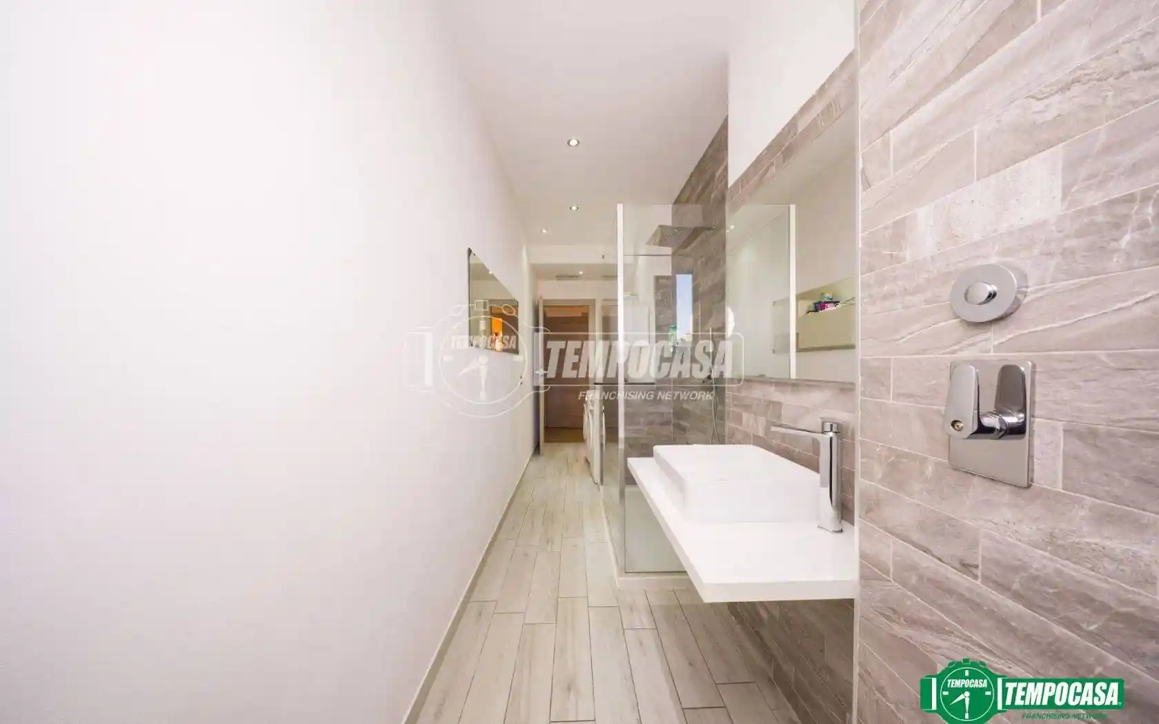 Quadrilocale via San Luigi 48, Centro, Arona - foto 5