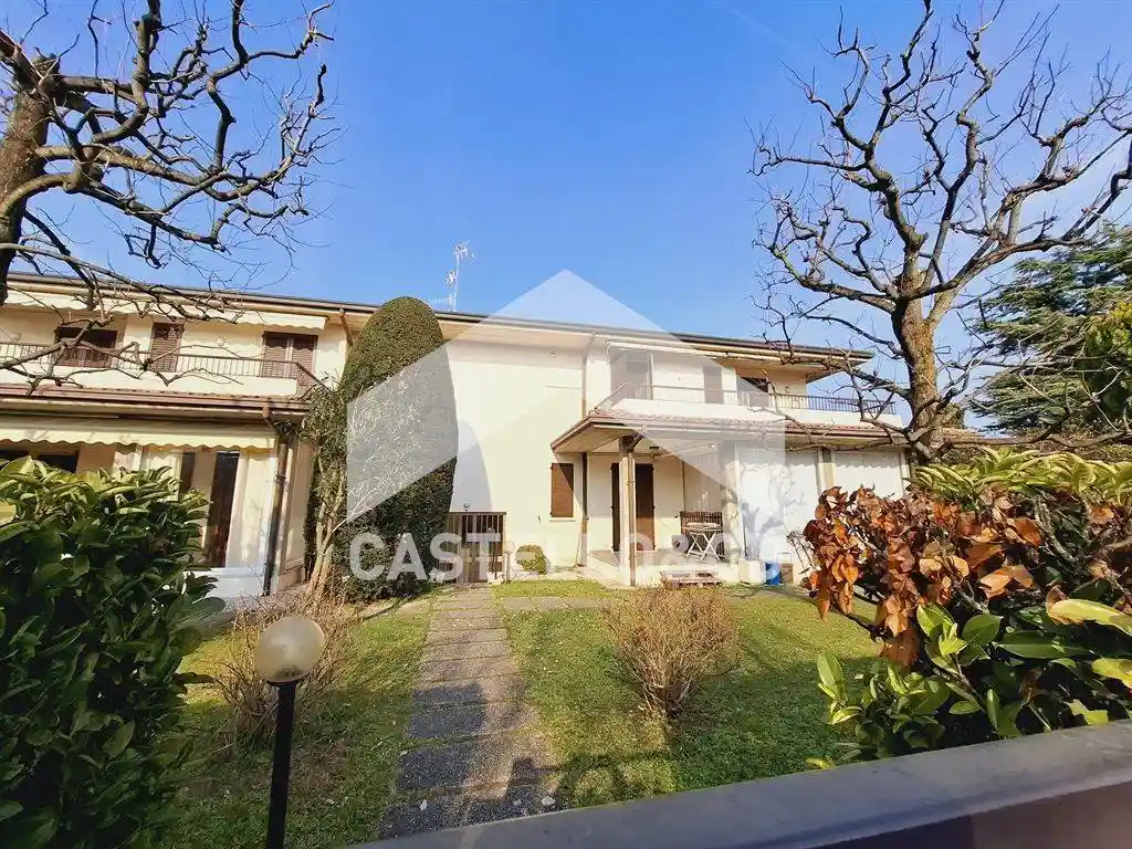 Appartamento in vendita a Desenzano del Garda