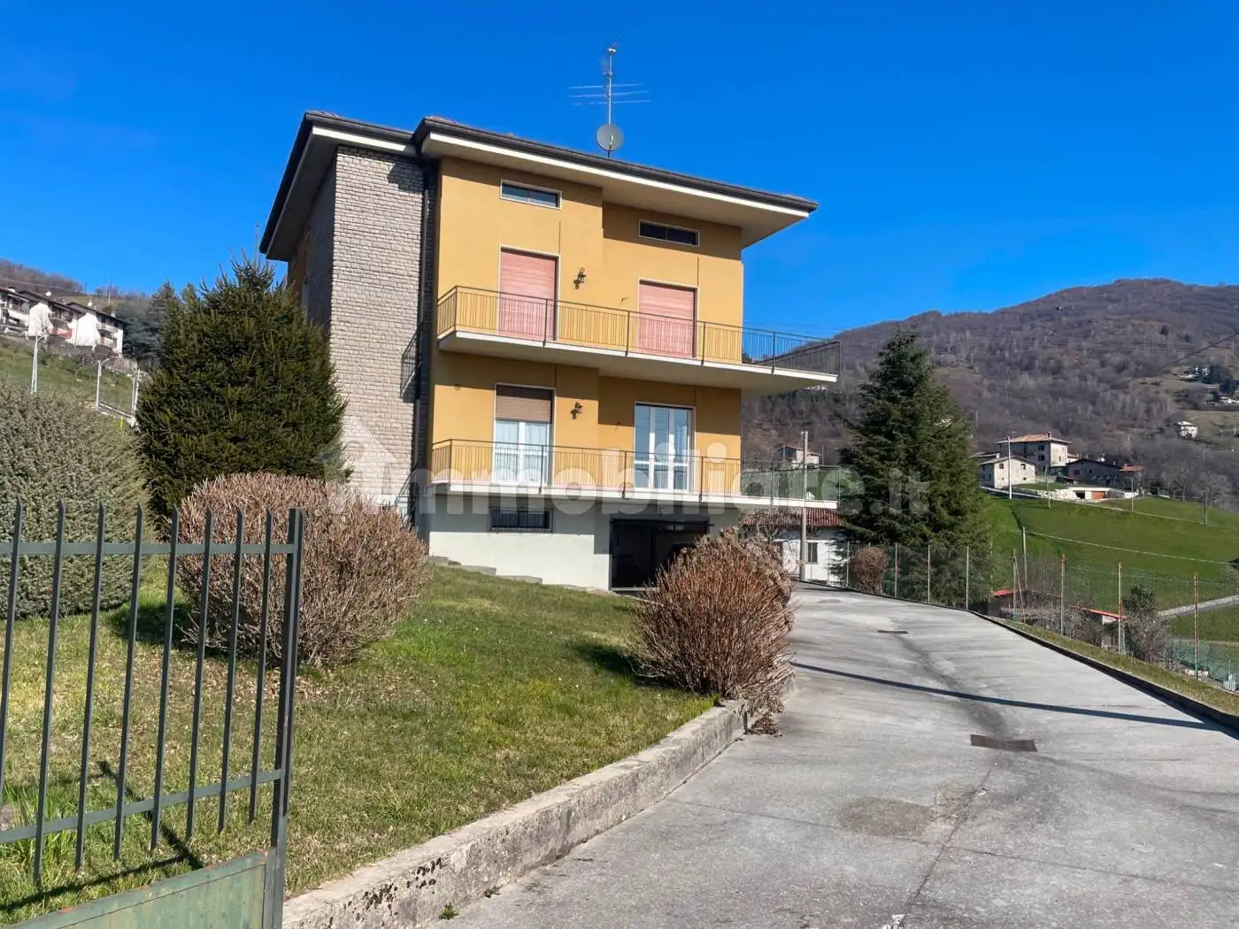 Villa in vendita a Alzano Lombardo